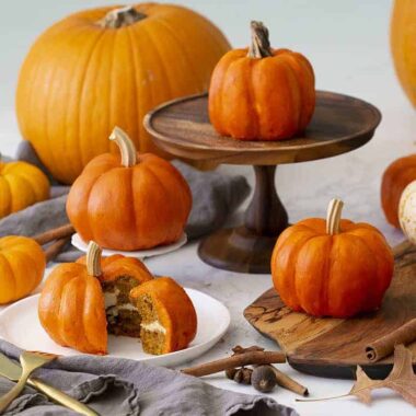 Mini Halloween Pumpkin Cake