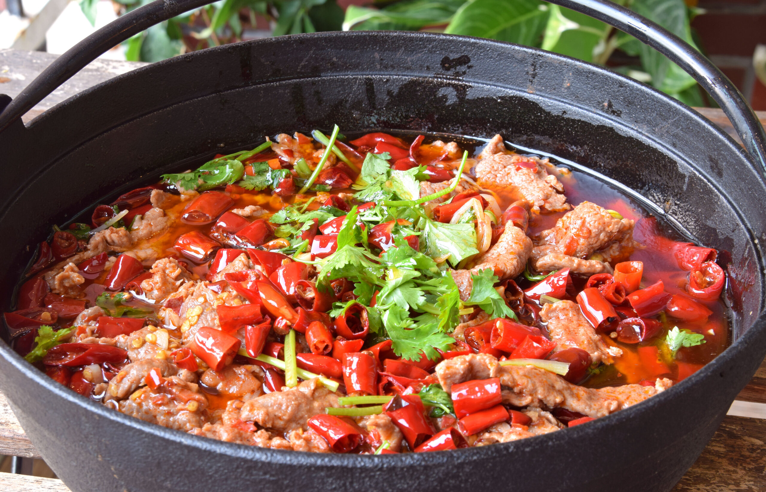 Chinese Chilli Poached Beef (水煮牛肉 – Shuǐ zhǔ niúròu) - RecipesXP