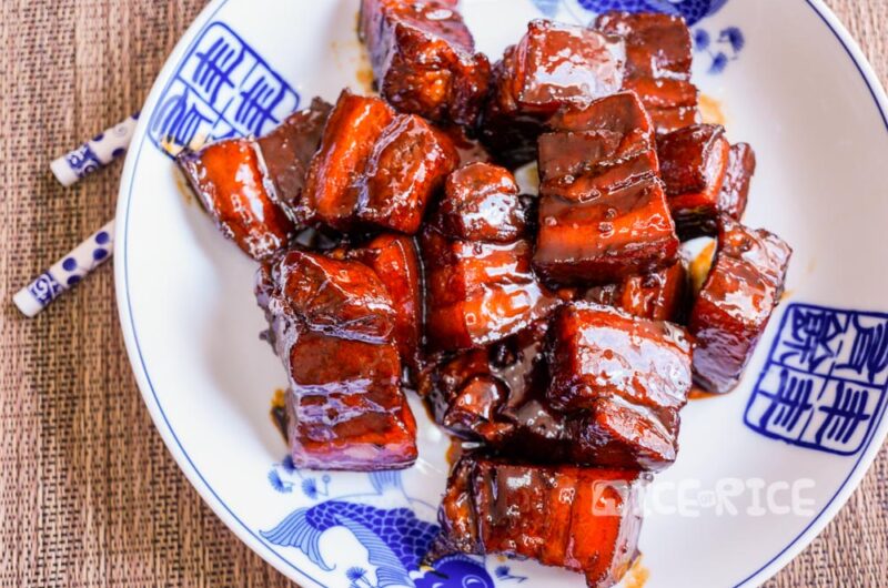 Chinese Red Braised Pork Belly (红烧肉 - Hóngshāo Ròu)