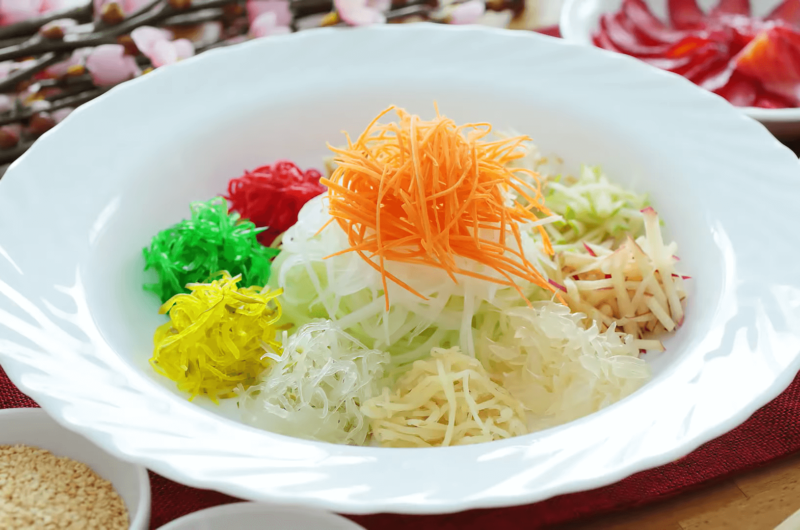 Chinese Salad | (三文鱼魚生 - Sānwènyú Yú Shēng)